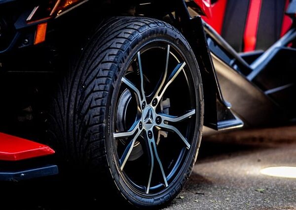classic-cars-modern-car-fast-car-cars-640x480-29954647.jpeg