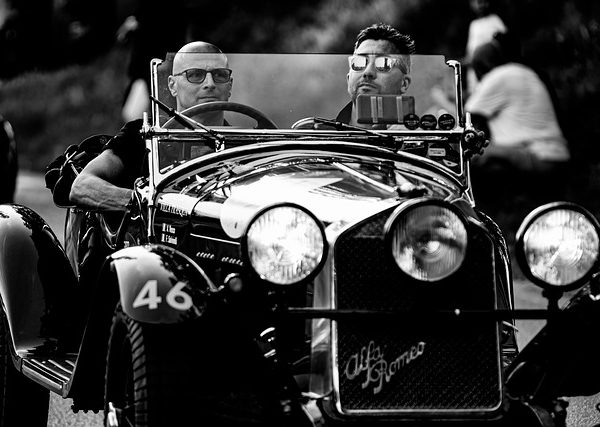 classic-cars-modern-car-fast-car-cars-640x480-54094147.jpeg