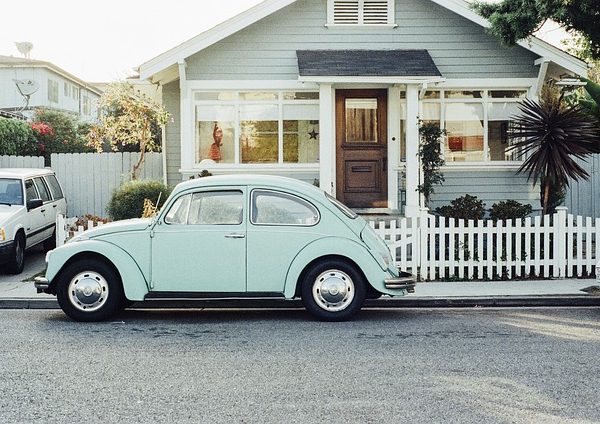 classic-cars-modern-car-fast-car-cars-640x480-20283591.jpeg