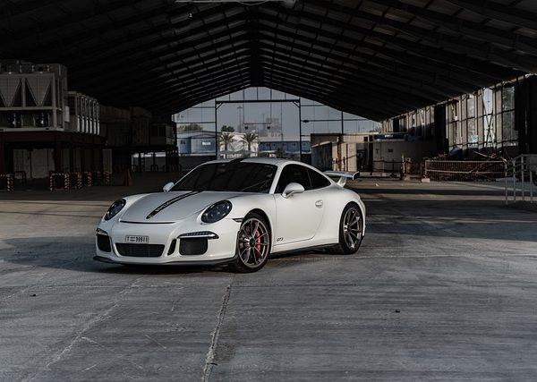 classic-cars-modern-car-fast-car-cars-640x480-34190042.jpeg