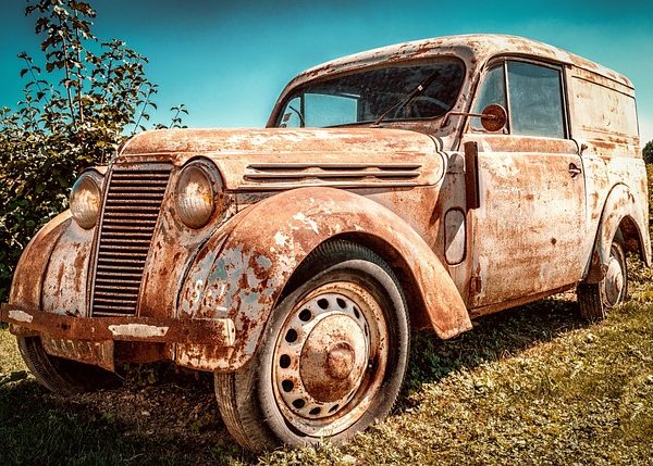 classic-cars-modern-car-fast-car-cars-640x480-470778.jpeg