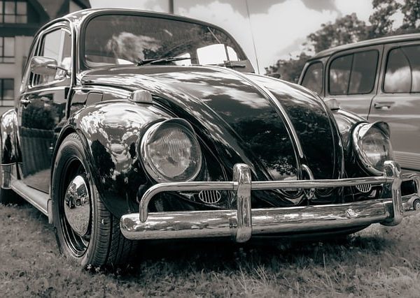 classic-cars-modern-car-fast-car-cars-640x480-54845738.jpeg