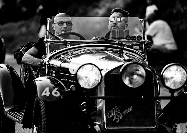 classic-cars-modern-car-fast-car-cars-640x480-57204622.jpeg