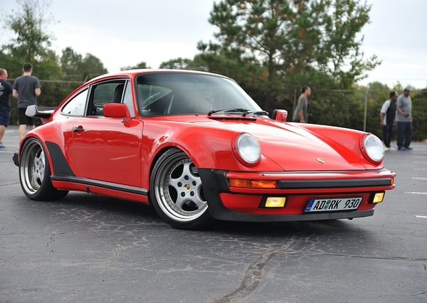 classic-cars-modern-car-fast-car-cars-640x480-99867017.jpeg