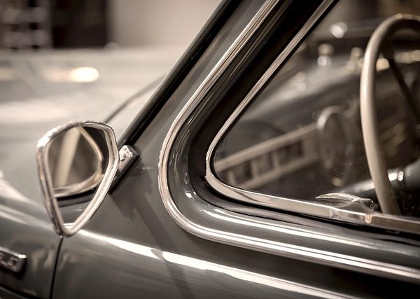 classic-cars-modern-car-fast-car-cars-640x480-34342521.jpeg