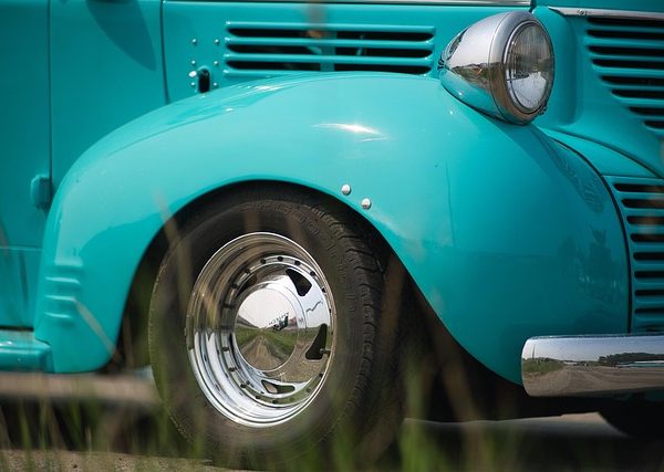 classic-cars-modern-car-fast-car-cars-640x480-27818317.jpeg