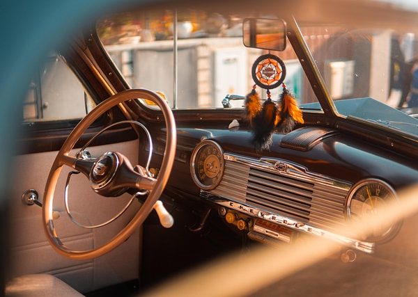 classic-cars-modern-car-fast-car-cars-640x480-27994582.jpeg