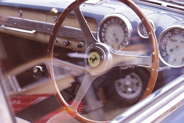 classic-cars-modern-car-fast-car-cars-640x480-41226819.jpeg