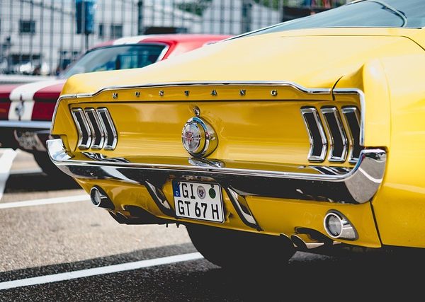 classic-cars-modern-car-fast-car-cars-640x480-43923160.jpeg