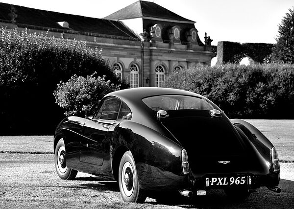 classic-cars-modern-car-fast-car-cars-640x480-53542123.jpeg