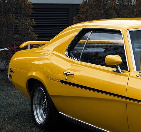 classic-cars-modern-car-fast-car-cars-640x480-64531640.jpeg
