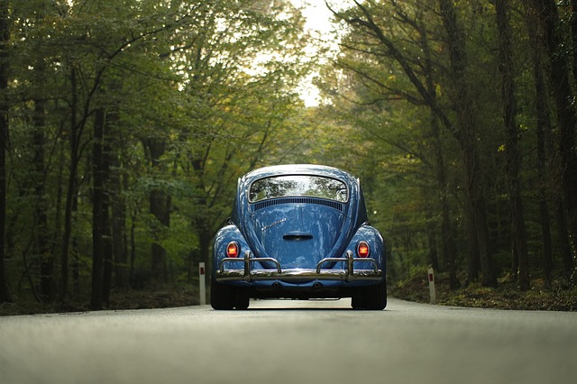 classic-cars-modern-car-fast-car-cars-640x480-77372457.jpeg