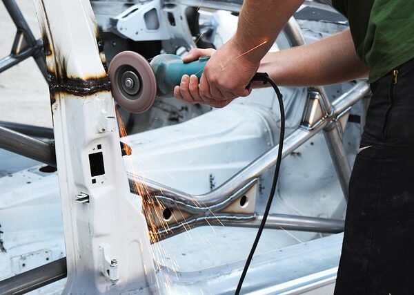 car-towing-service-640x480-18946672.jpeg