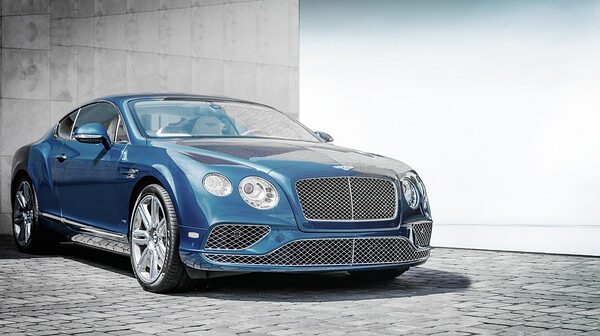 cars-640x480-79188203.jpeg