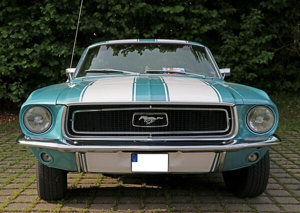 classic-cars-modern-car-fast-car-cars-640x480-20678125.jpeg