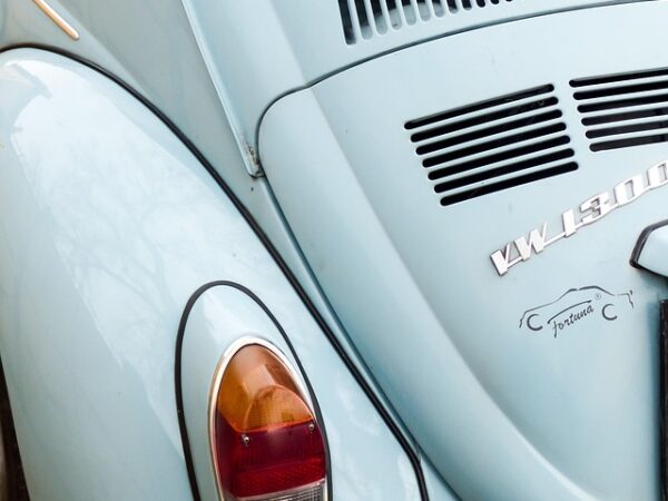classic-cars-modern-car-fast-car-cars-640x480-92354975.jpeg
