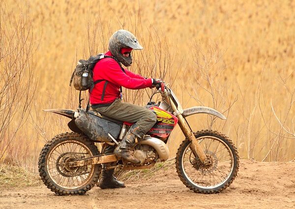 motorcycles-640x480-57018934.jpeg