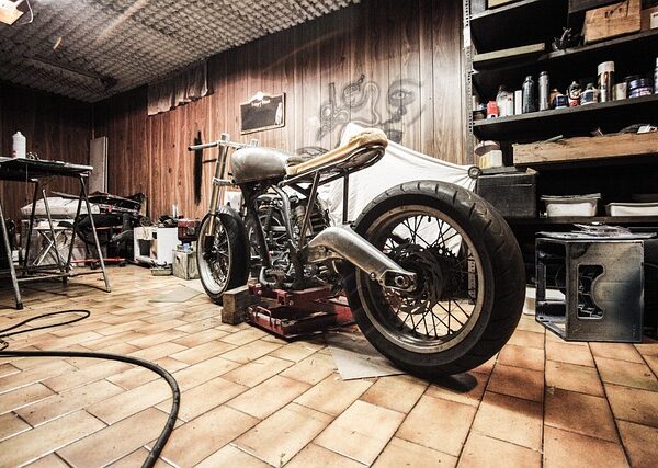 motorcycles-640x480-63607956.jpeg