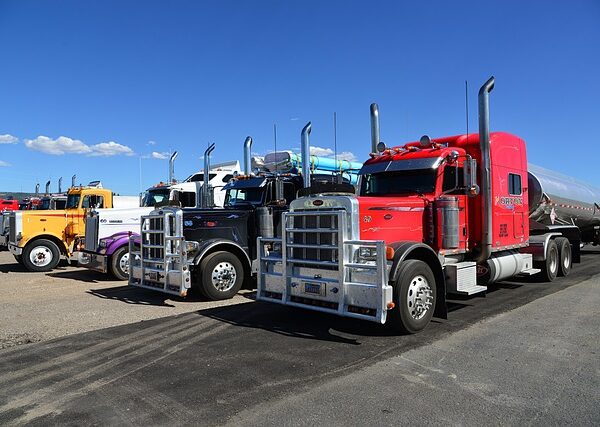 trucks-640x480-30034505.jpeg