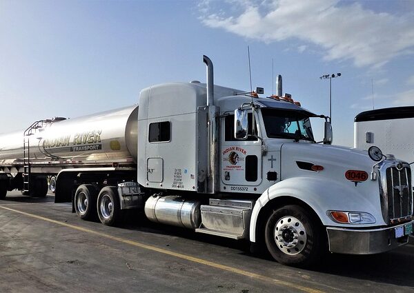 trucks-640x480-41438648.jpeg