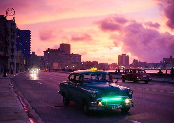cars-640x480-25312959.jpeg