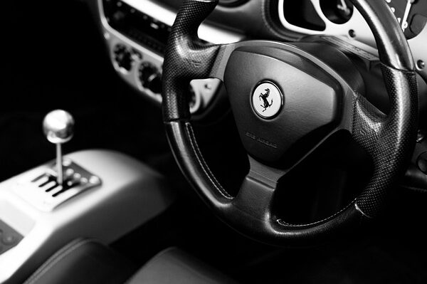 cars-640x480-49861102.jpeg