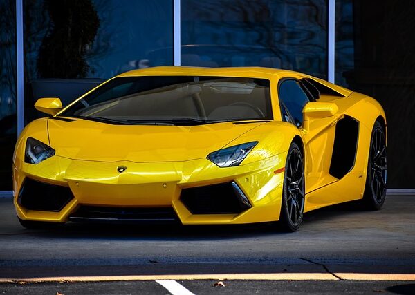 cars-640x480-68661788.jpeg