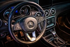 cars-640x480-90526465.jpeg