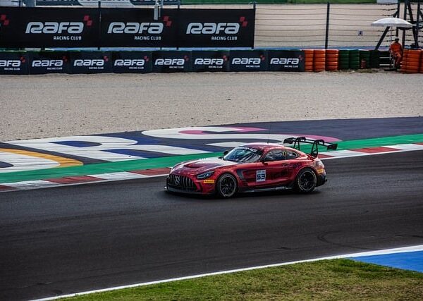 cars-640x480-95622446.jpeg