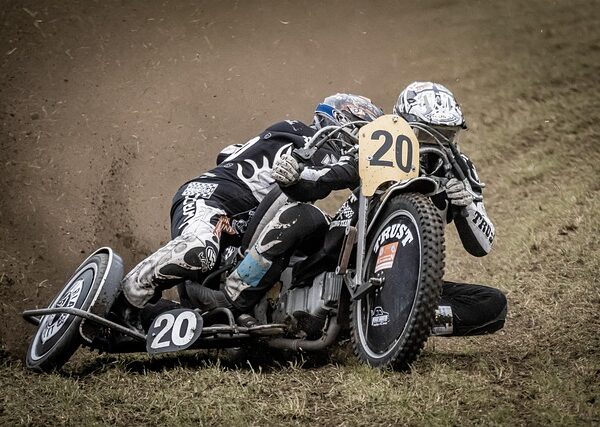 motorcycle-640x480-28536268.jpeg