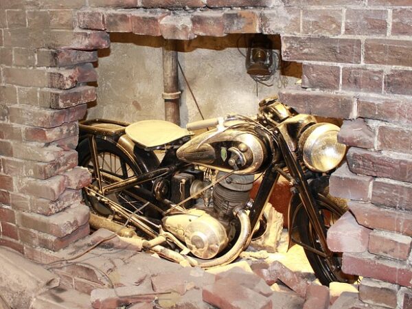 motorcycles-640x480-10563042.jpeg