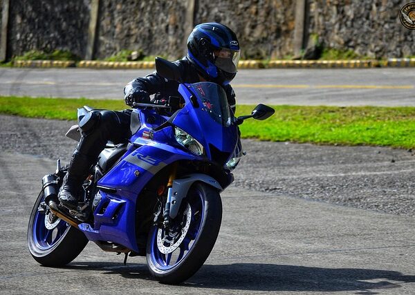 motorcycles-640x480-13617455.jpeg