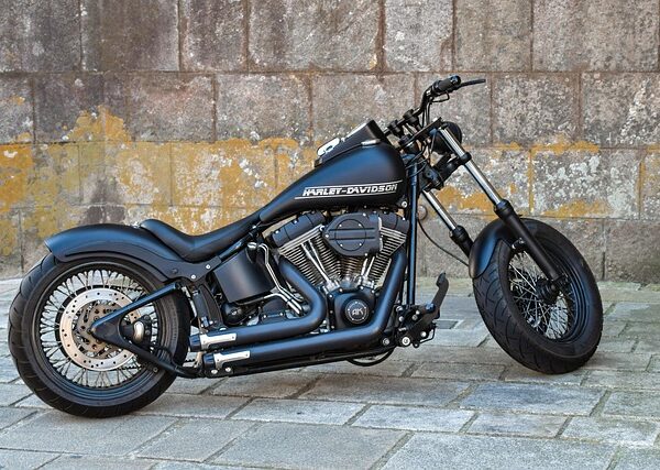 motorcycles-640x480-17307168.jpeg