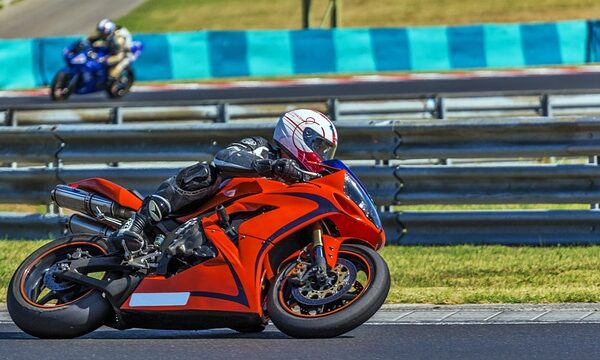 motorcycles-640x480-40248601.jpeg