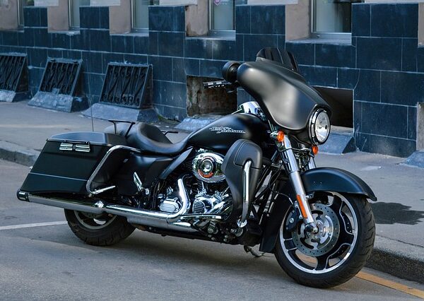 motorcycles-640x480-40715154.jpeg