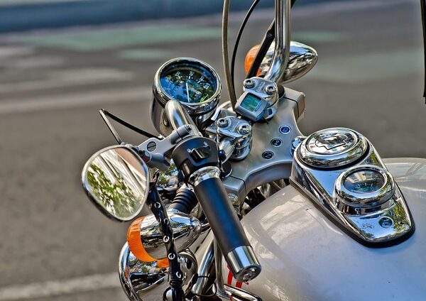 motorcycles-640x480-52735759.jpeg