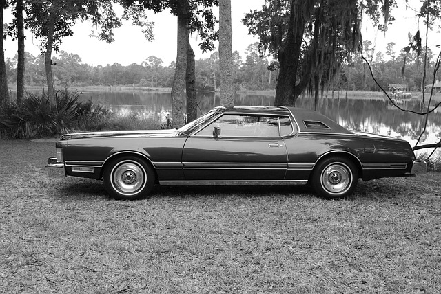 select-classic-car-restoration-640x480-50566661.jpeg
