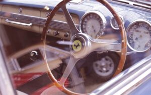 select-classic-car-restoration-640x480-61227588.jpeg
