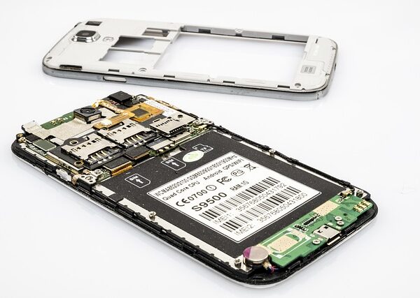 select-frame-repair-640x480-7496470.jpeg