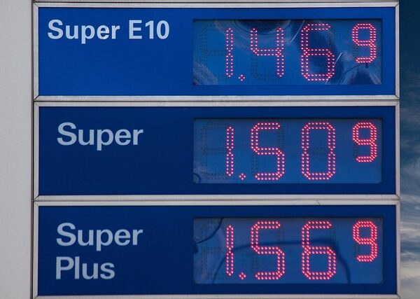 select-gasoline-vehicles-640x480-90360653.jpeg