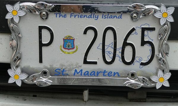select-license-plate-privacy-640x480-83822645.jpeg