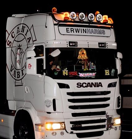 select-light-trucks-640x480-80685759.jpeg