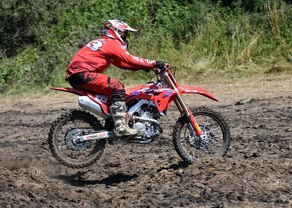 select-motorcycles-640x480-20860010.jpeg