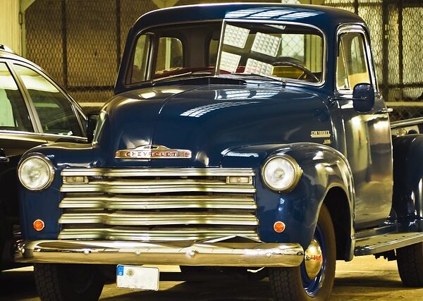 select-pickup-trucks-640x480-29570798.jpeg