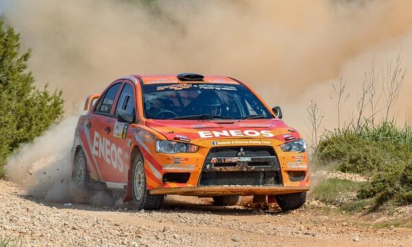 select-rally-racing-640x480-74421305.jpeg