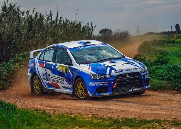 select-rally-racing-640x480-74973120.jpeg