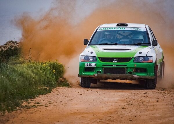 select-rally-racing-640x480-90157374.jpeg