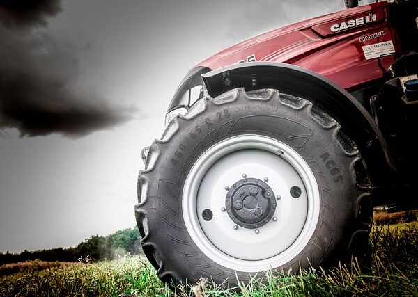 select-tractors-640x480-69364226.jpeg