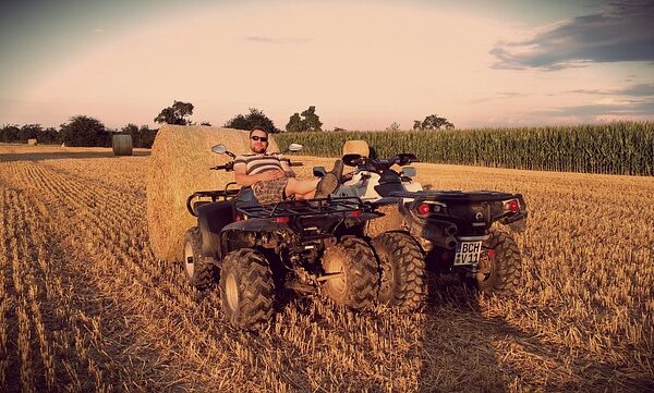 select-tractors-640x480-90213942.jpeg