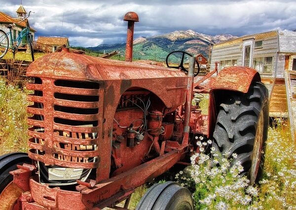 select-tractors-640x480-95200700.jpeg